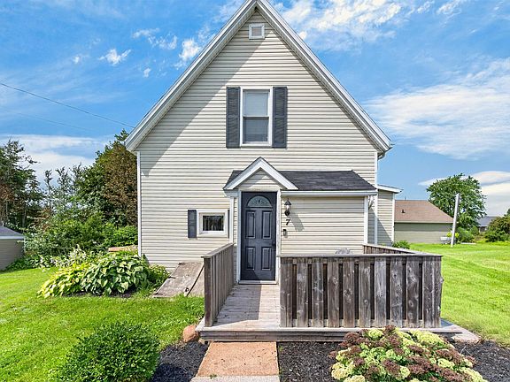 2nd image of 7 Macarthur Dr