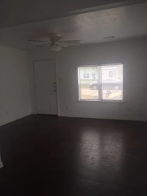 2 bed, 928 sqft, $925 — Photo 2