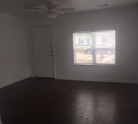 2nd image of 204 Davis St
