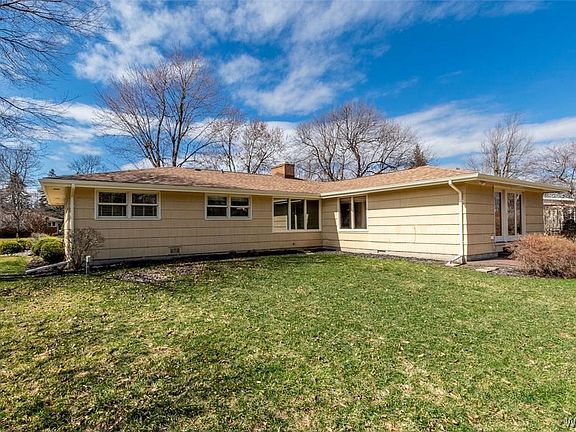 3rd image of 4733 Brentwood Dr