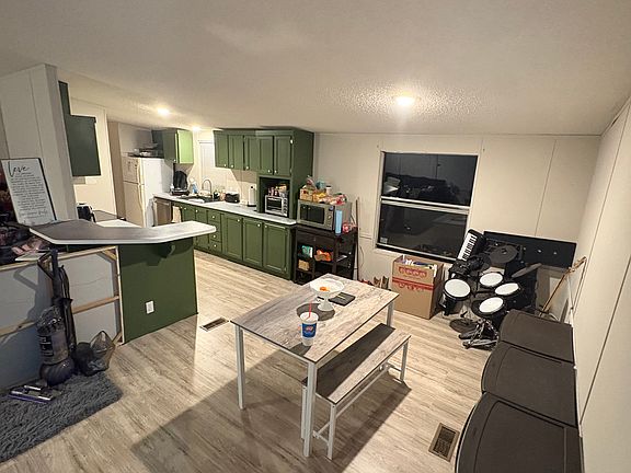 5th image of 15868 Holiday Pkwy