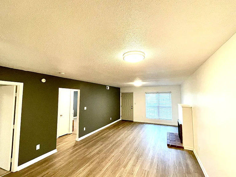 Collegeview — Photo 20