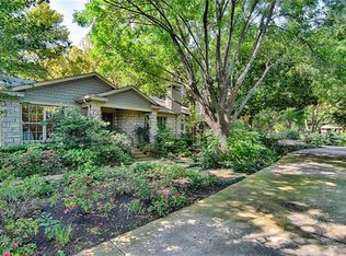 2400 W Harris Rd, Arlington, TX 76001