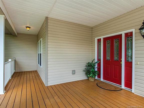 5th image of 122 Baton Ln