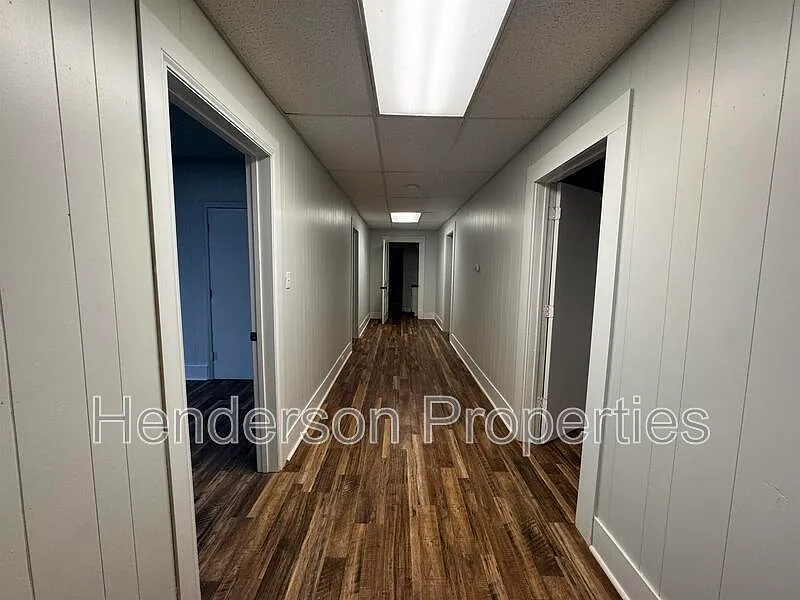 3 bed, 1.0 bath, 1347 sqft, $1,450 — Photo 2