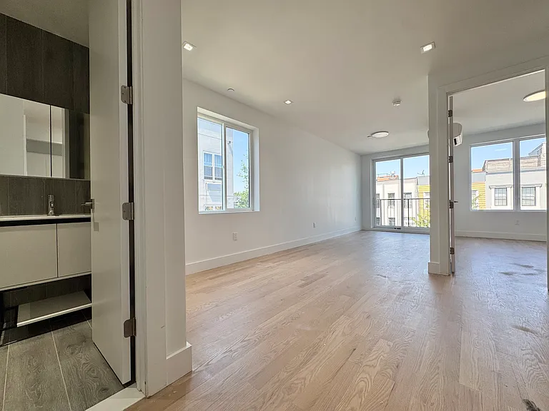 162 Covert St #3A — Photo 1