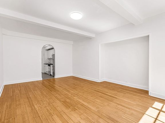 4th image of 307 E 44th St APT 1120
