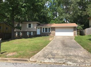 9141 Homewood Dr, Riverdale, GA