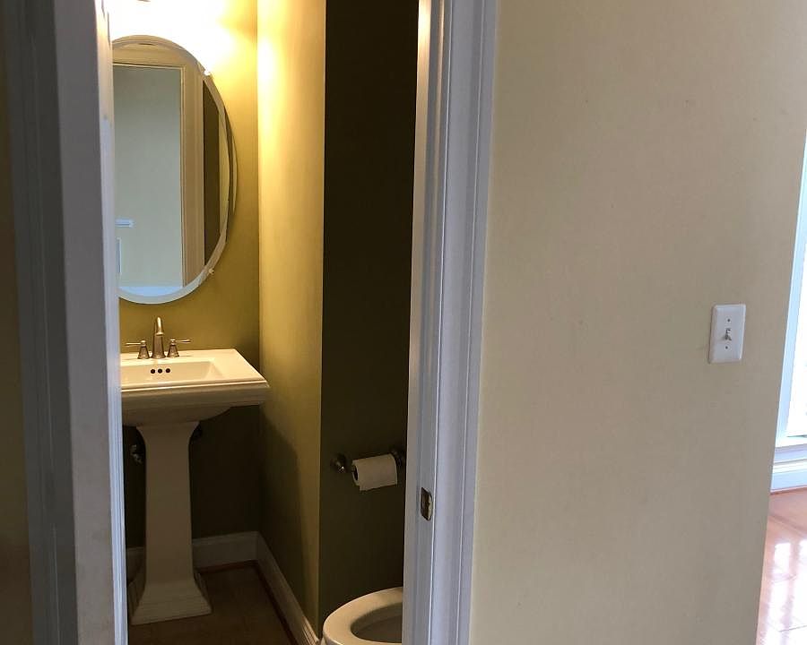 living room 1/2 bathroom