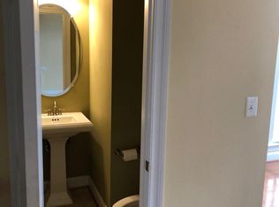 10599 Mason Park Ct, Fairfax, VA 22030