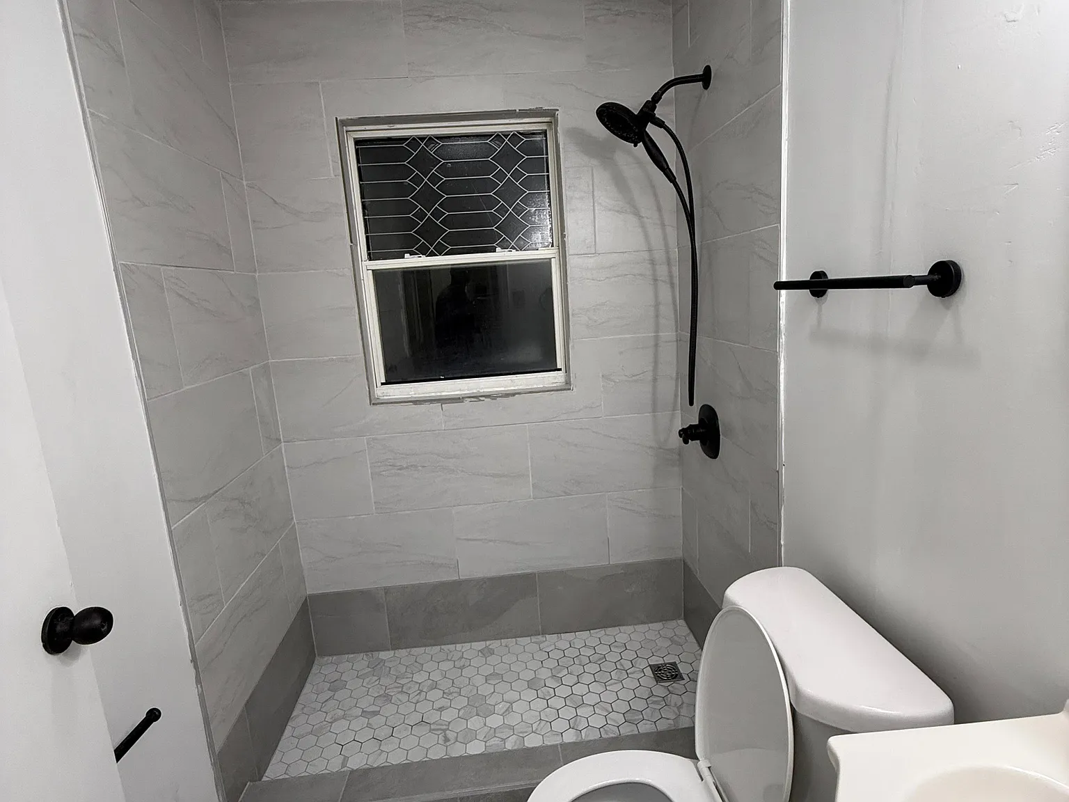 3 bed, 1.5 bath, 1200 sqft, $1,350 — Photo 2