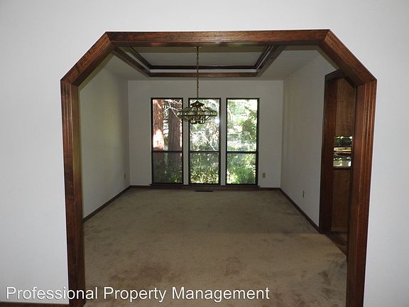 4th image of 200 Oak Canyon Way