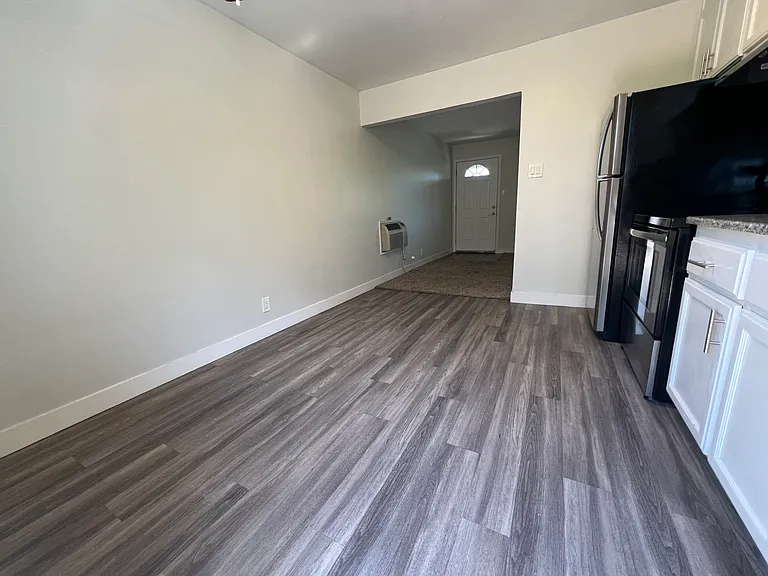 Mosaic Apartments — Photo 7