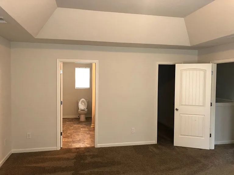 517 Tulip Ln — Photo 11