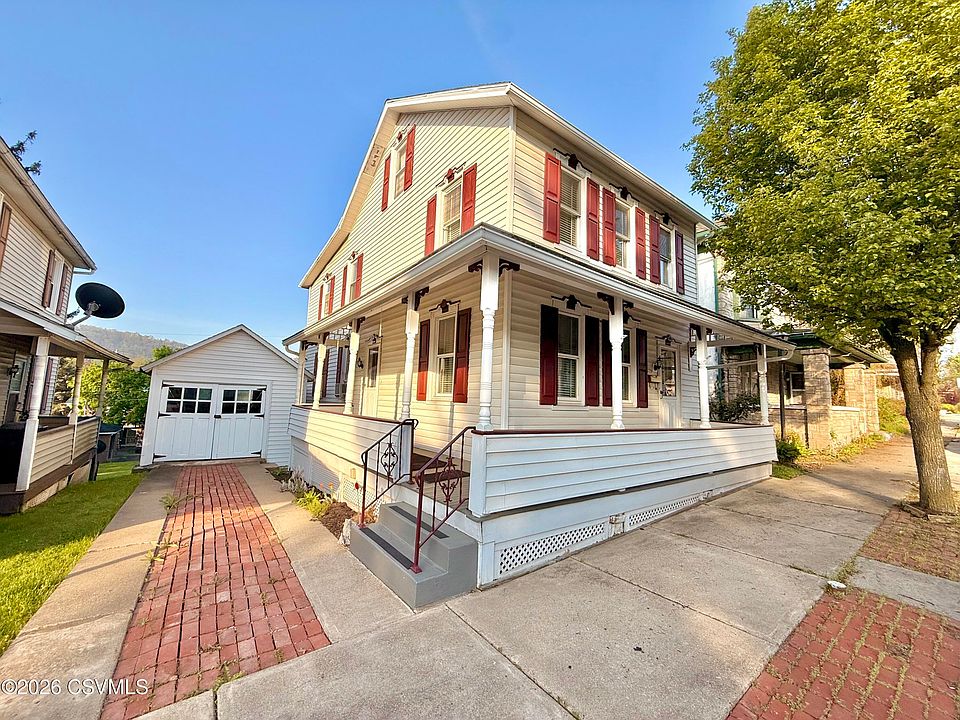 1st image of 673 Queen St