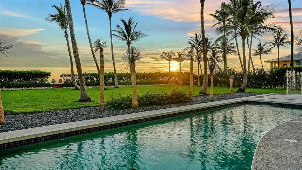 8250 Sanderling Rd, Sarasota, FL - View 3