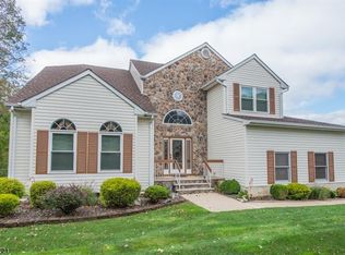 14 Jessica Ln, Succasunna, NJ 07876
