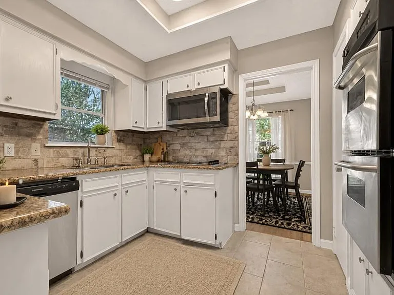 1519 Hitherfield Dr — Photo 4