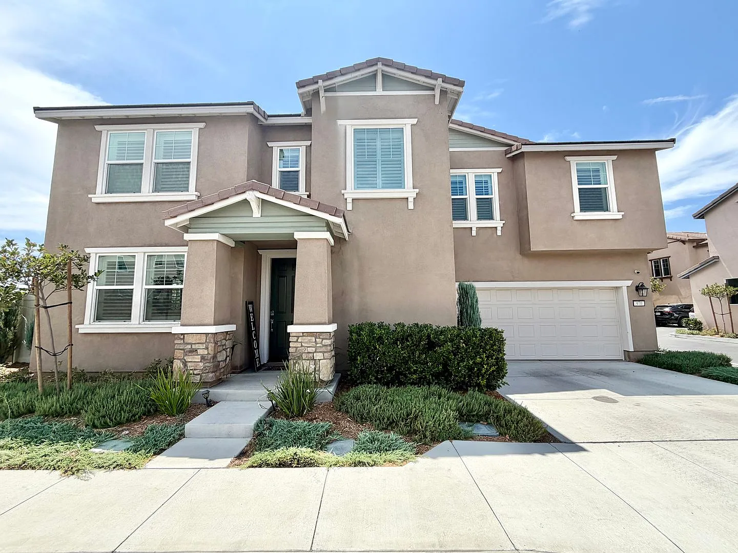 Ashland Springs 3 Bedroom Home with Solar and Community Dog Park & Tot Lot — Photo 1