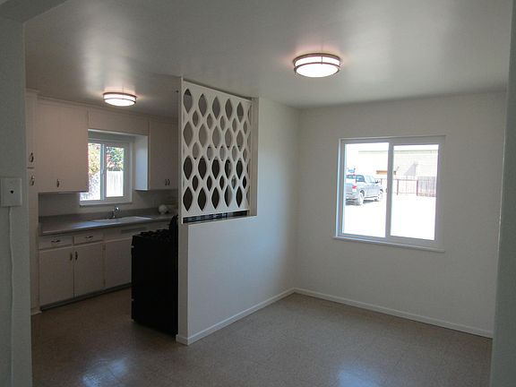 3rd image of 117 S East St #1/2