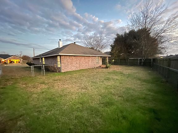 3rd image of 211 Ash Dr