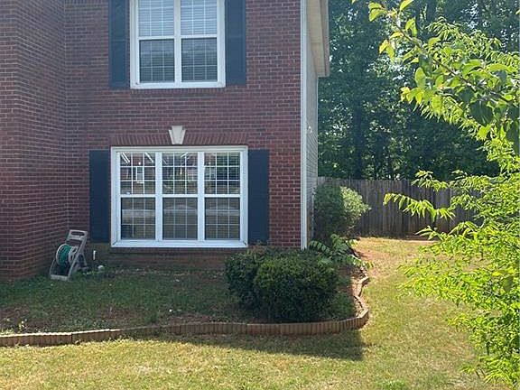 3rd image of 725 Cricket Hill Trl