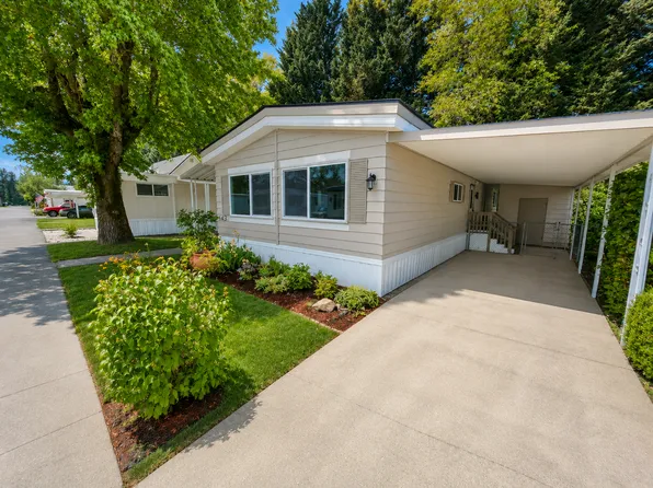 444 Ashwood Dr, Grants Pass, OR 97526