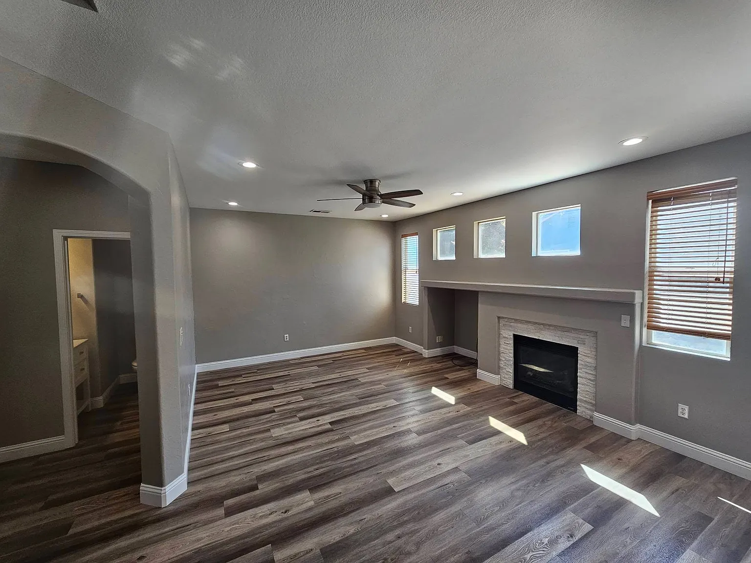 4 bed, 2022 sqft, $3,100 — Photo 2