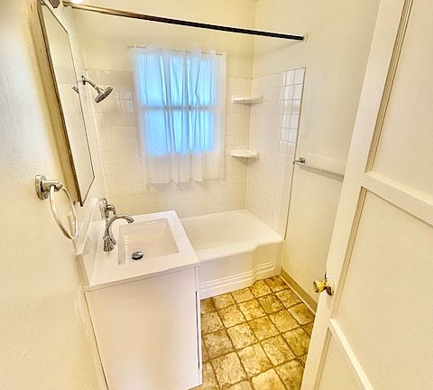 4th image of 4460 North Ave APT 2
