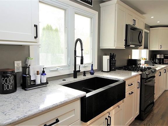 2nd image of 458 Jewell Dr