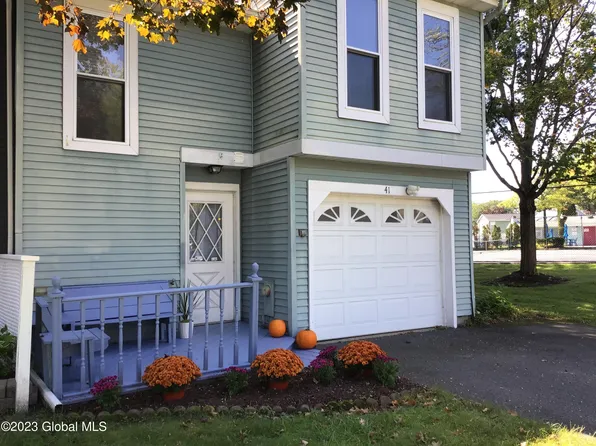 41 Meadowlark Drive, Cohoes, NY 12047