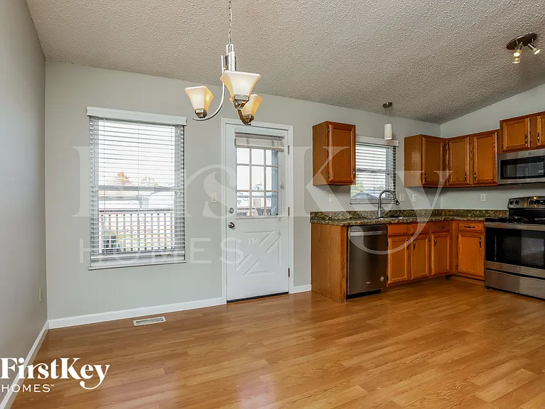 3201 Lupine Dr — Photo 6
