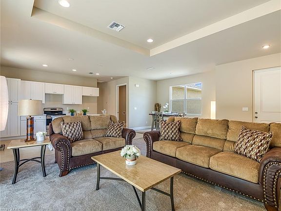 4th image of 3631 NE 10th Pl