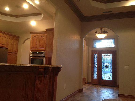 3rd image of 102 N Avenue T