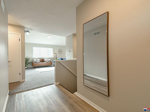 5th image of 205 W Belmont Ave
