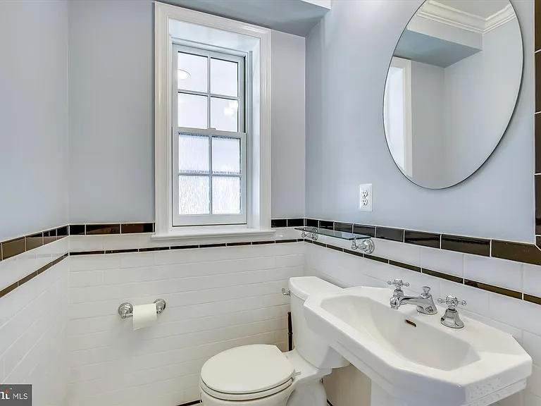 10202 Frederick Ave — Photo 21