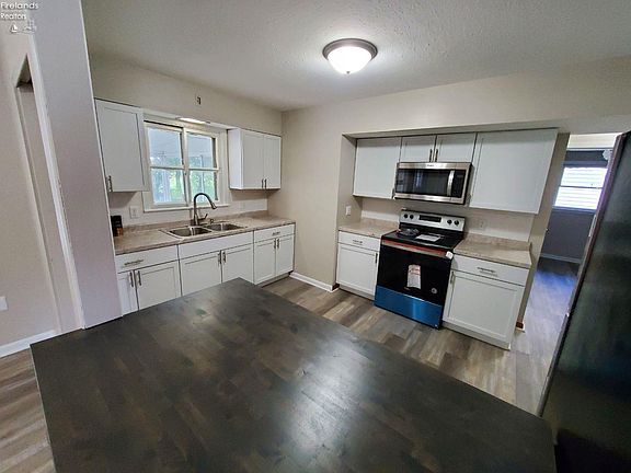 2nd image of 2813 Peterson Ln