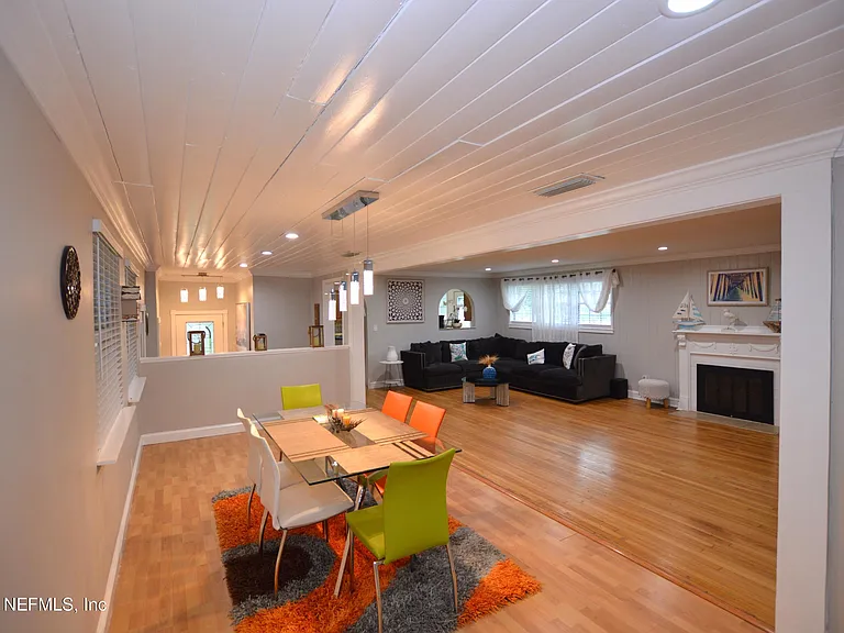 7004 Hyde Grove Ave — Photo 6