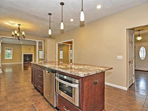 5th image of 9 Elderberry Dr