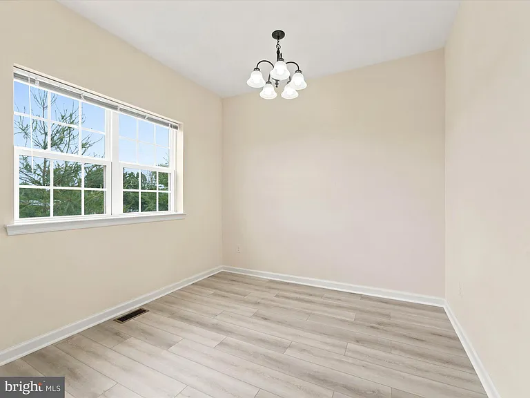145 Mercer Ct — Photo 17
