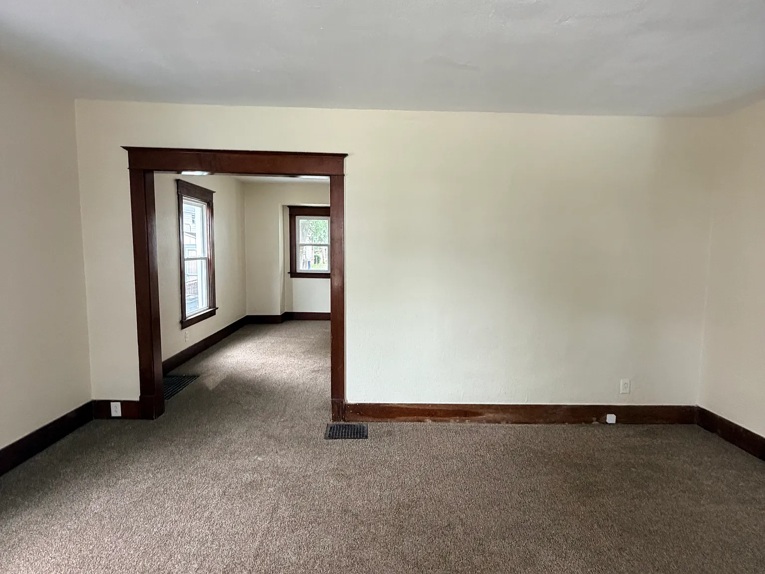 3 bed, 1139 sqft, $1,300 — Photo 3