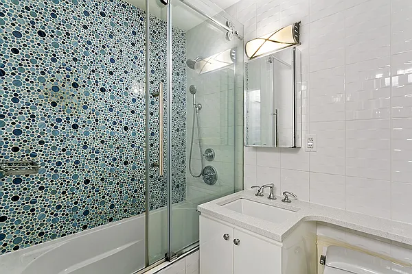 Sold by Nest Seekers International | media 10