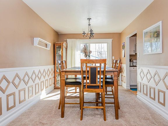 Dining Area - 1st Upper Level