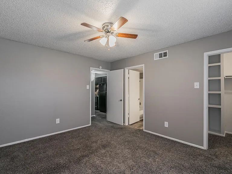 Station 121 at Town Center Apartments — Photo 170