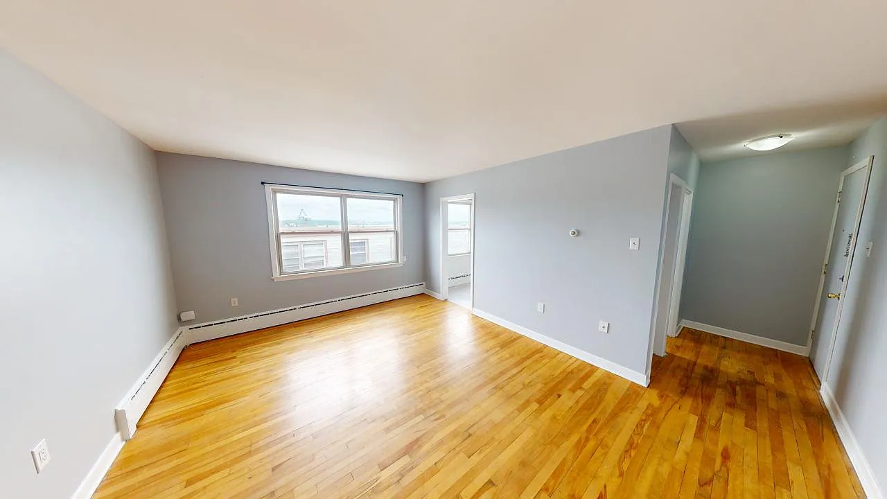 3699 Windsor Street — Photo 4