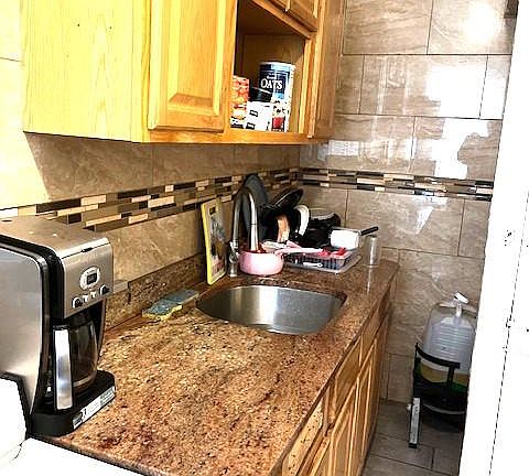 5th image of 914 Point St