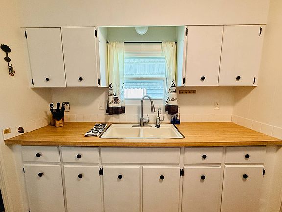 5th image of 1006 Wisconsin St SE #244