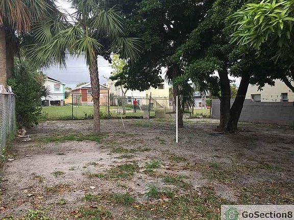 3rd image of 703 6th St