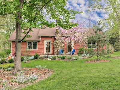 96 Paw Paw Lake Dr, Chagrin Falls, OH, 44022