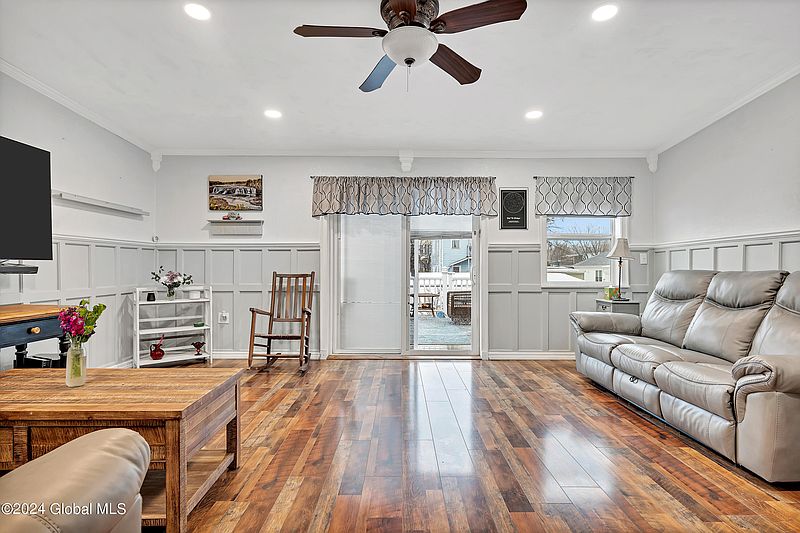 4th image of 11 Grant Street